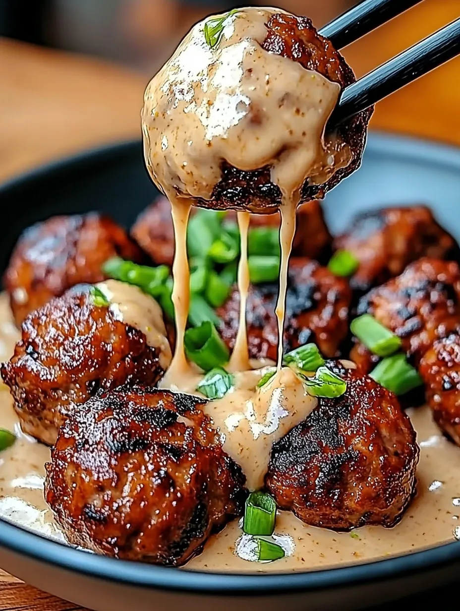 Meatballs mit Spicy Mayo Dip.